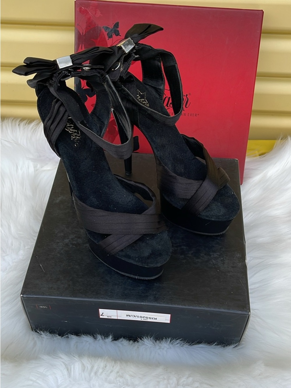 VINTAGE Pleaser DELIGHT - 668 Black Platform Heels Ankle Strap Bows Size 7